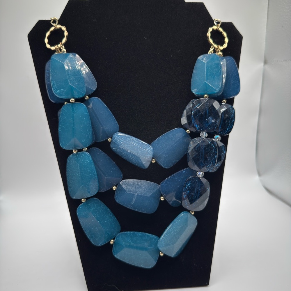 Elegant Blue Statement Necklace